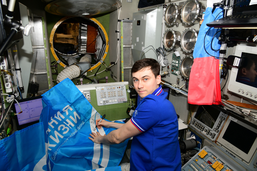 6u3l0abxbejj0ftfn8g6lxr9yqcdlben (1).jpg